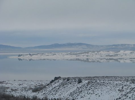 Paoha Island on January 29, 2010, a calm day at Mono Lake---the difference in air quality is clear. Photo by Elin Ljung.