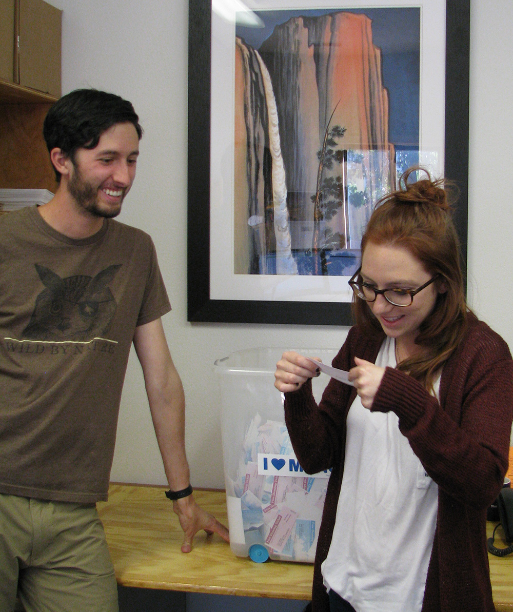 Gabby picks the winning ticket for the 2016 Free Drawing early bird prize. Photo by Elin Ljung.