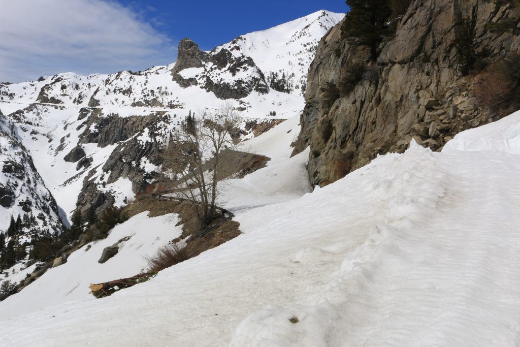 A 10m avalanche pile on top of the Tioga Pass Road.