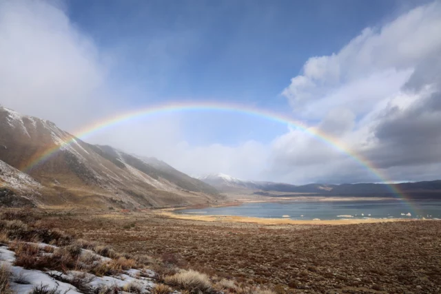 A warm and rainy start to February has washed lots of our snow away at #MonoLake, but at least it brought beautiful rainbows last weekend! We're hoping that the snow will return with the storms that are forecast for the rest of this week. 📷 Andrew Youssef